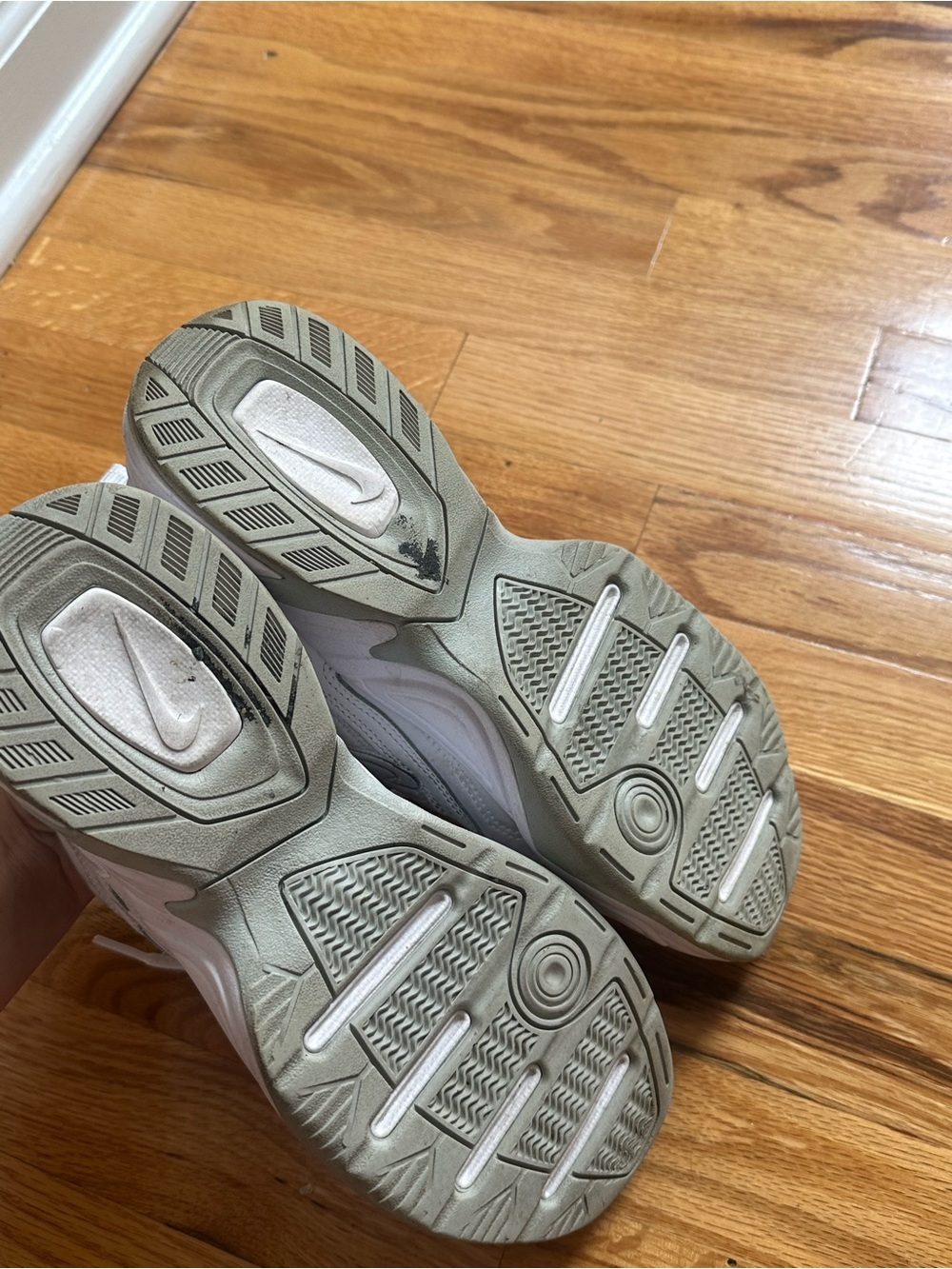 Nike White Leather Sneakers - Picture 7 of 7